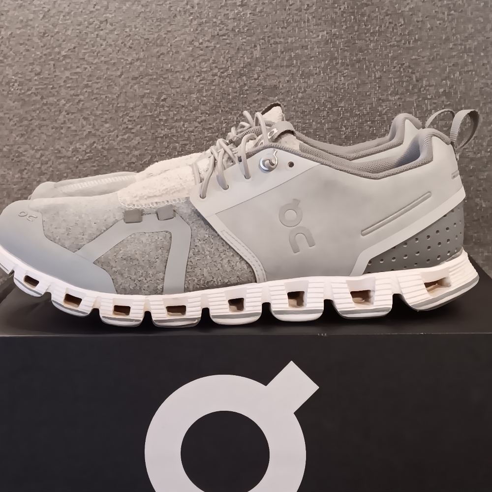 On Cloud Women's Terry Running Shoes, Size 8.5